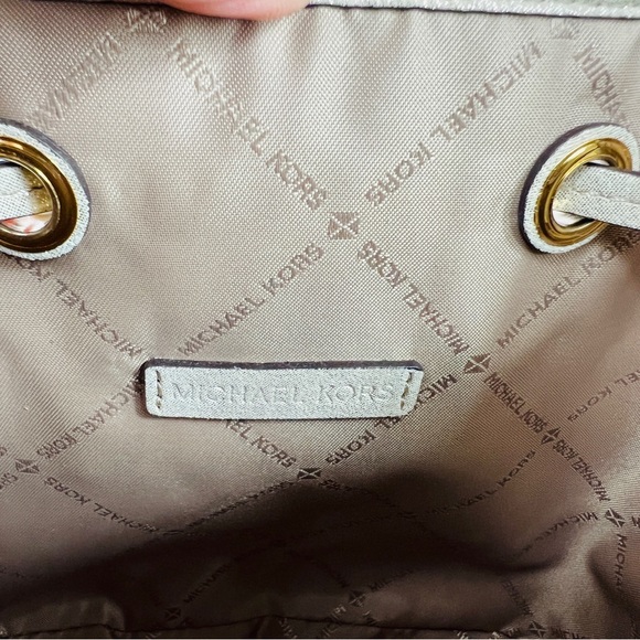 Michael Kors Champagne Animal Print Drawstring Bucket Bag Crossbody Small NWT - Picture 5 of 9